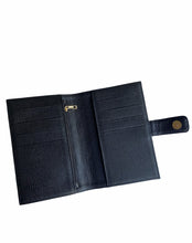 Load image into Gallery viewer, BLACK LEATHER PEBBLED GRAIN FAMILY TRAVEL WALLET
